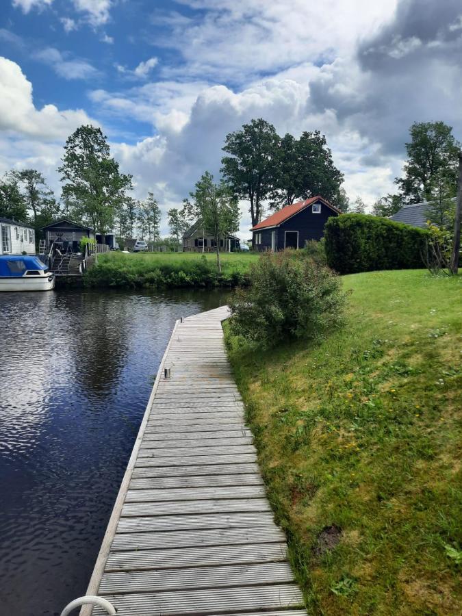 Waterhuis Friesland Oudwoude Exterior photo