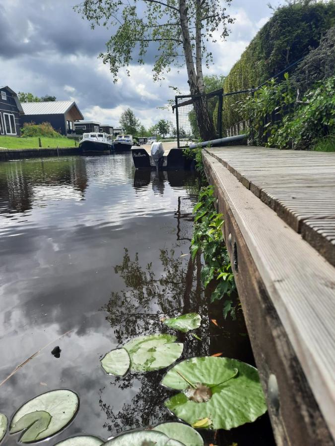 Waterhuis Friesland Oudwoude Exterior photo